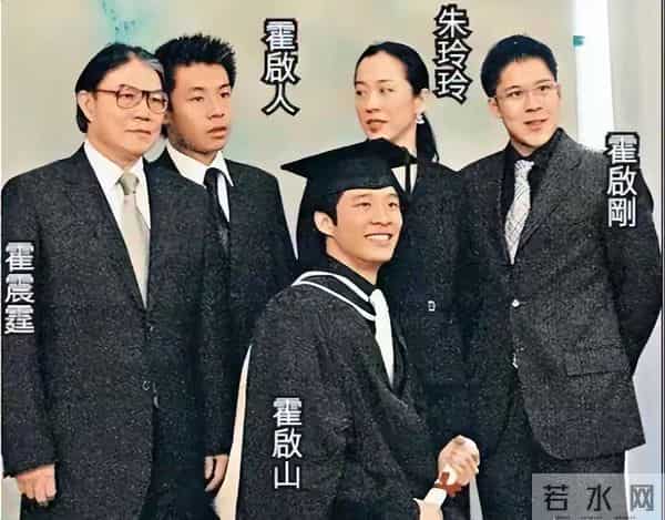 郭晶晶也没想到,79岁公公霍震霆再破天花板,让整个豪门圈沉默