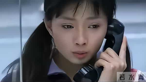 她是演员中的女富豪，豪车多的开不过来，如今45岁却活得像20岁