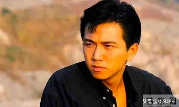 香港演员温兆伦的现状:61岁定居北京,依然帅气,10岁女儿很漂亮