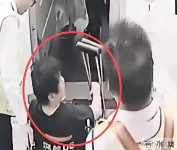 看到央视的8字发文，才明白郑智化的口无遮拦，并不是不可饶恕