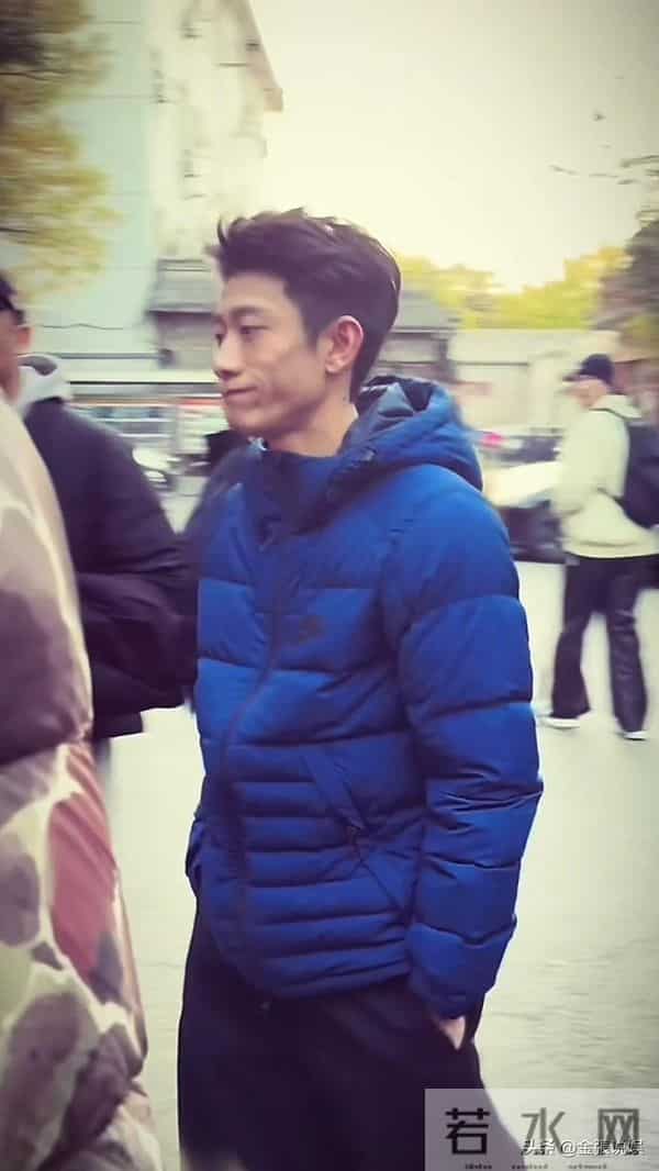 被"发腮"的张一山惊艳,33岁终于长开,网友:杨紫得避嫌了