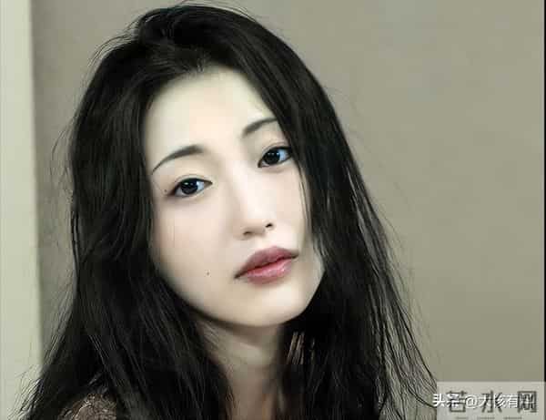 日本性感女王坛蜜:身材火辣拍全裸写真,用大尺度私照为自己拉票