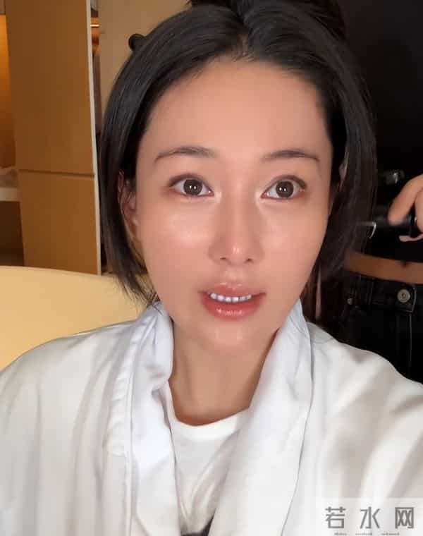 张馨予纯素颜照被曝光,花高价请化妆师上妆,妆前妆后判若两人