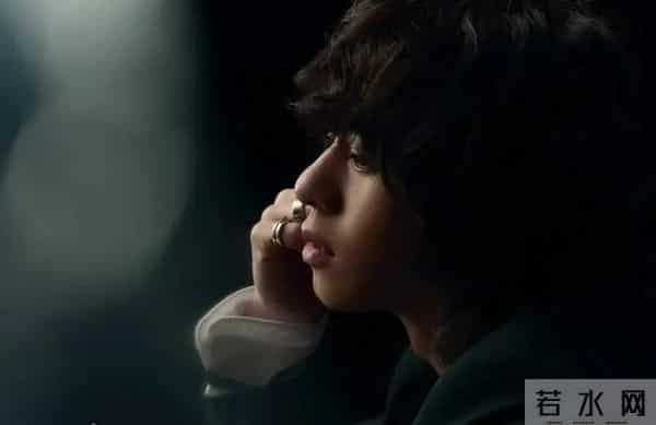 香港男歌手32岁生日宣布新动向，正式加盟英皇娱乐：一切都是缘分