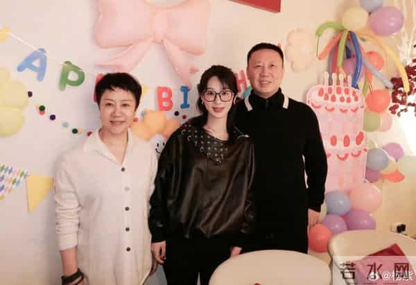 “面部塑料感重”发酵3天后,杨紫更新新动态,宋丹丹的话遭反转