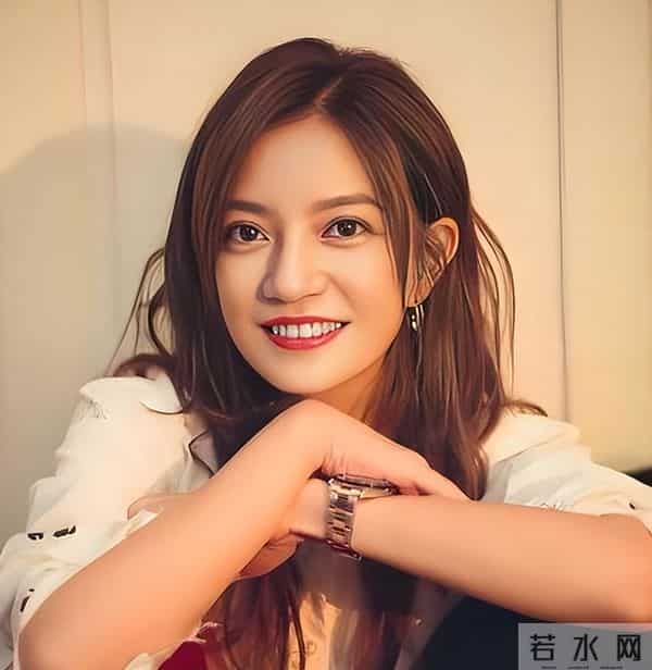 封杀四年,49岁赵薇近况再曝,参加好友婚礼,脸垮皮衰无星气