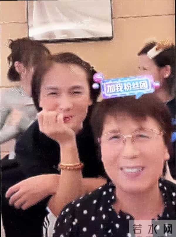 瑾汐带火全家,却被二哈说我不配宠妹,流量账算碎了最后一点情分