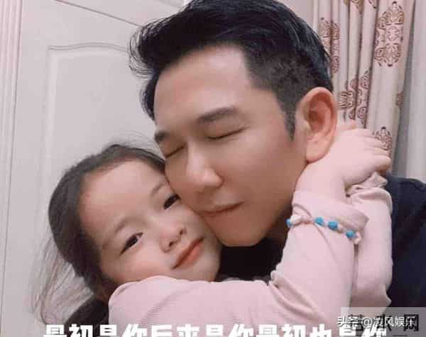 香港演员温兆伦的现状:61岁定居北京,依然帅气,10岁女儿很漂亮