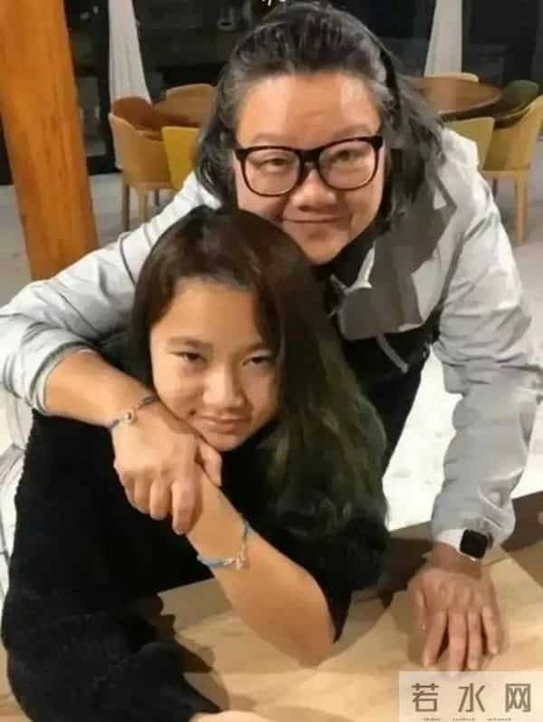 64岁独居百亩老房子 真名媛甩出陈凯歌30年距离 她的人生怎么这么野