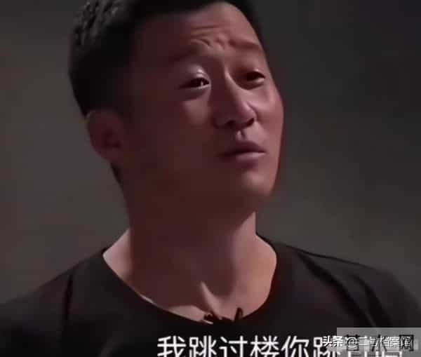吴京深夜发文，短短4个字就让网友炸开了锅，担心的事还是发生了