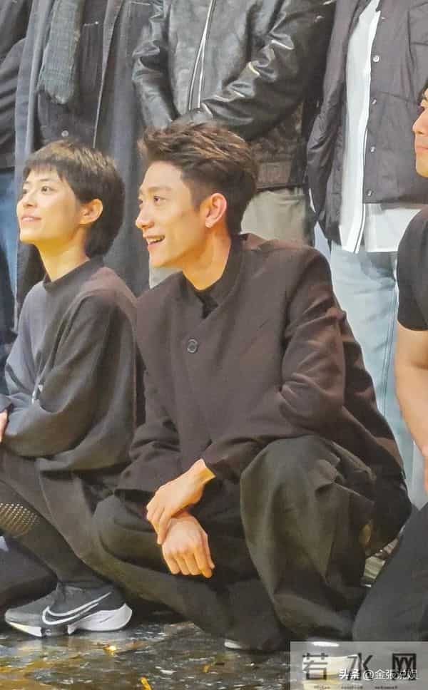 被"发腮"的张一山惊艳,33岁终于长开,网友:杨紫得避嫌了