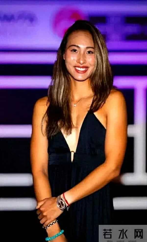 22岁郑钦文穿紧身裤被热议…