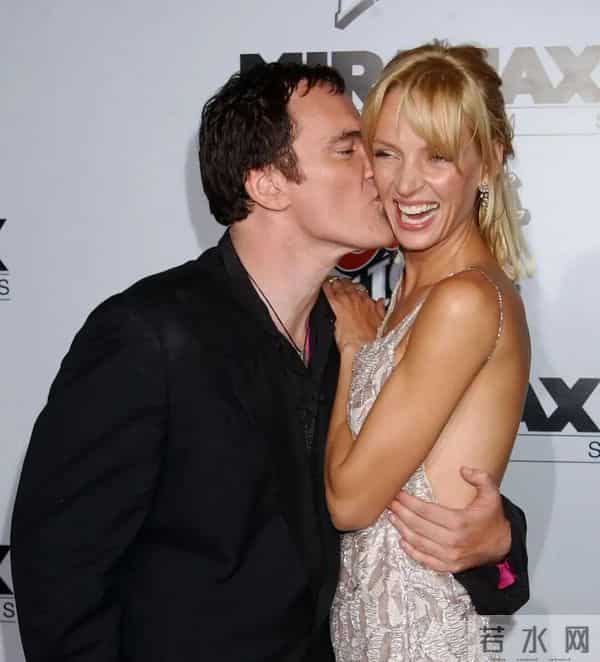 炸!顶流导演被爆骚扰多位女星,曾花7万块在夜店舔女招待的脚?