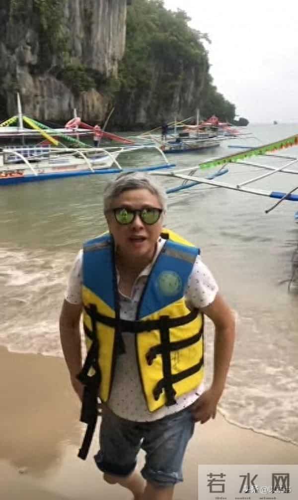 她曾力压王菲、惊艳春晚，却因投资失败成穷光蛋，如今老到认不出