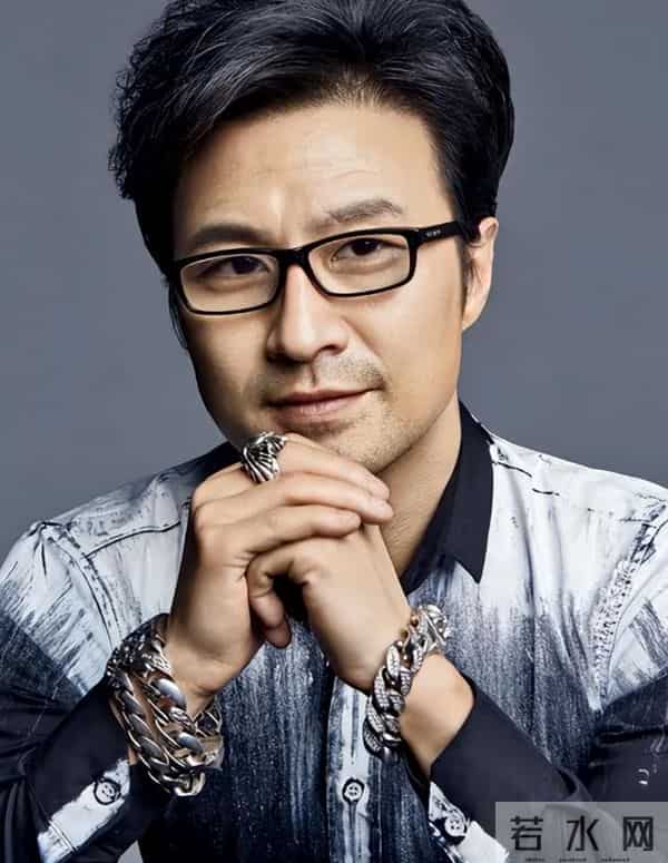 离婚两年后,再看汪峰章子怡现状,才发现他们根本就不是一路人