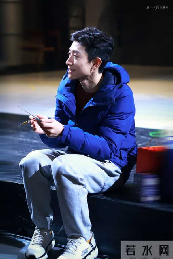 被“发腮”的张一山惊艳,33岁终于长开,网友:杨紫得避嫌了