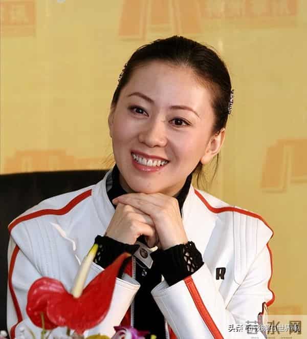 49岁仍单身!曾因“全裸写真”遭全网唾骂,如今她活成了这幅模样