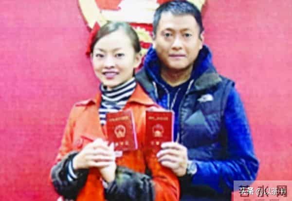 58岁TVB演员成单亲爸爸,名声坏了无戏可拍,靠卖豪宅卖饭为生