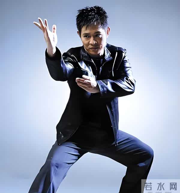 李连杰脱光上衣前后无刀疤,网友都不信,恶心的一幕在评论区上演