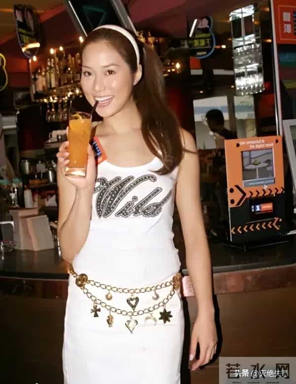 她14岁就长得“倾国倾城”,被富豪花7亿娶回家,8年生下4个娃