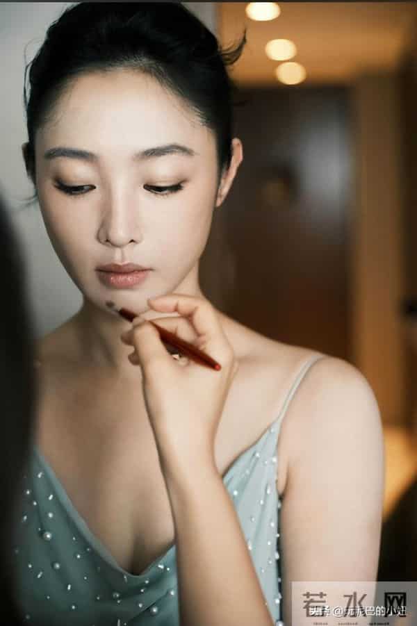 连爆2大行业瓜!大花回应只字不提影帝,阔太倒油导演,都不装了