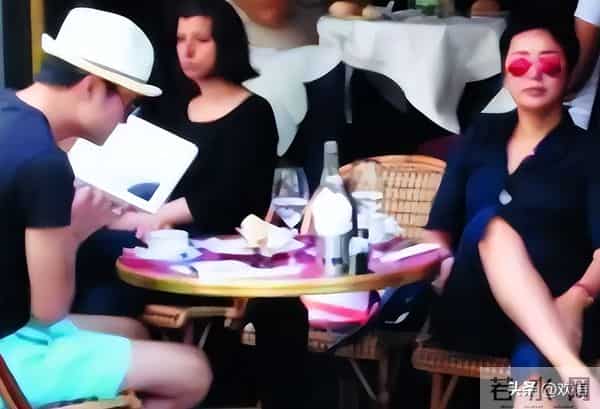 59岁蒋雯丽现状，定居英国，又瘦又老，网友惋惜：一代女神也老了