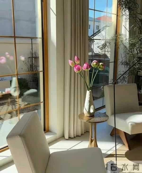 64岁独居百亩老房子 真名媛甩出陈凯歌30年距离 她的人生怎么这么野