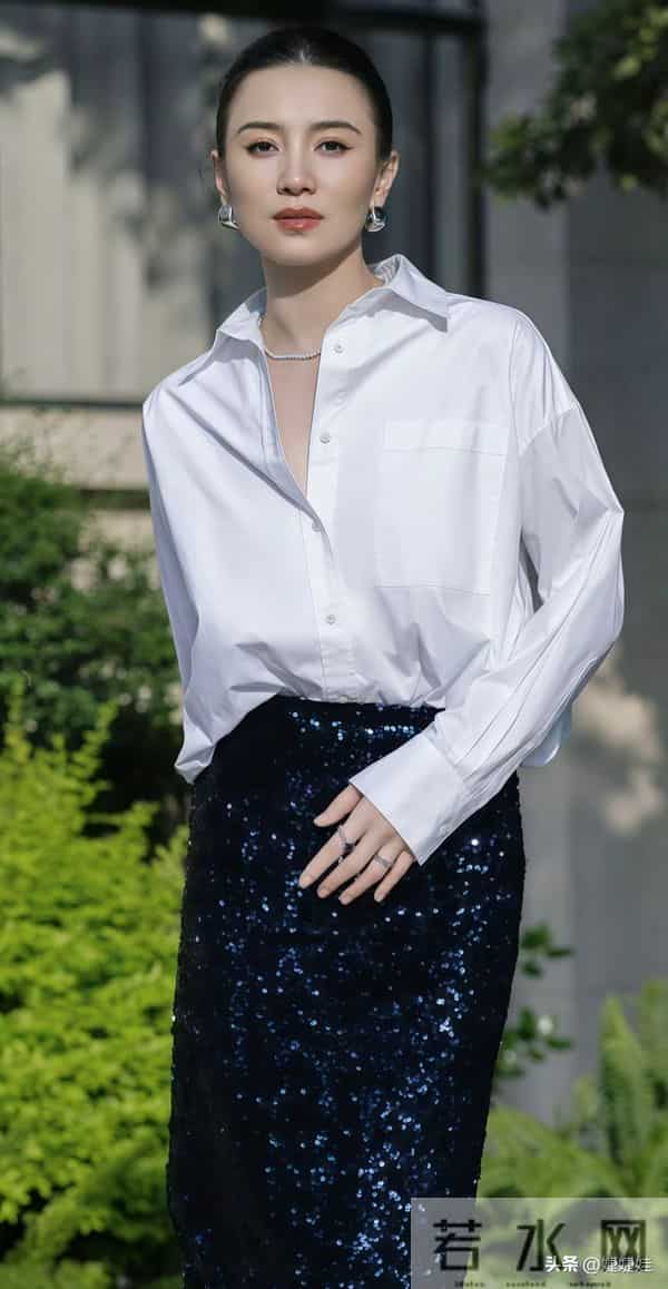 有种“夺命的刀”,叫宋佳的腰;有种“夺人的魂”,叫宋佳的臀