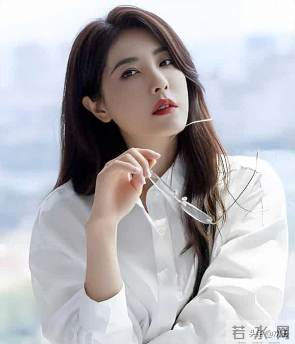 靠美貌征服无数男人,却出道至今零绯闻,49岁回老家种地素颜出镜