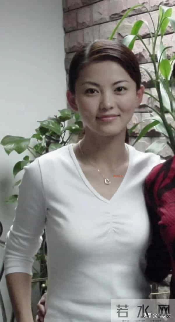 李湘气得翻出了自己瘦的时照片,她说:我只是胖了的,又不是丑