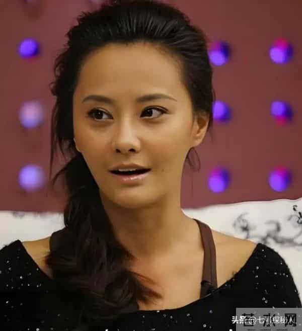 “红杏出墙”！这5位给老公戴帽子的女星，简直堪比现代版潘金莲