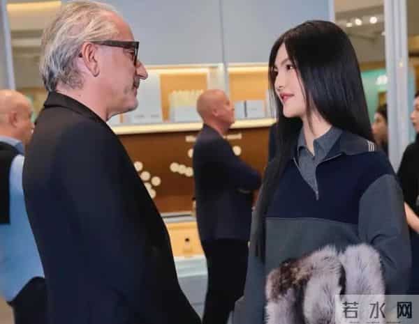 李湘没想到,自己养得"膀大腰圆"的女儿,竟为何超莲做"嫁衣"