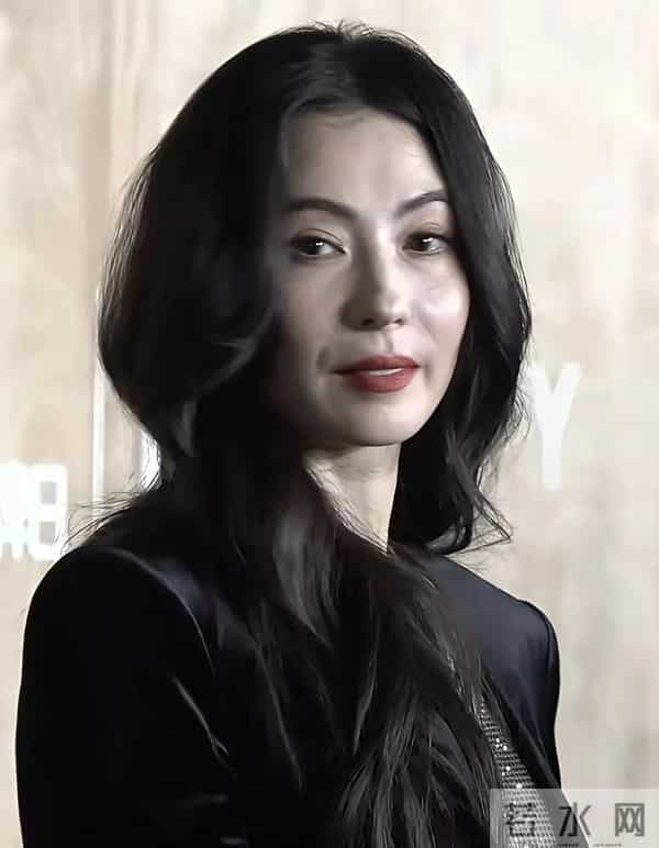 别被网上的照片骗了，这才是原相机下50岁未修图的张柏芝