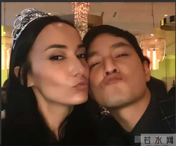 吴彦祖晒47岁老婆素颜合照,惊呆网友!原来他们15年前就已分床睡