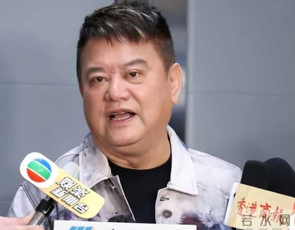 和乔妹合照后,陈百祥又曝曾志伟盯上了余咏珊,小心思演都不演了