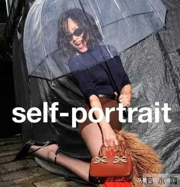 刘嘉玲上海被偶遇，59岁面容饱满身材佳，状态宛如三四十岁