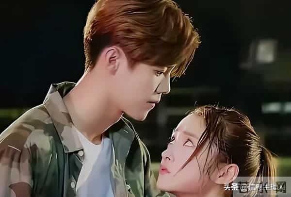 时隔分手传闻仅7月，关晓彤终于算是摆脱了“鹿晗女友”的身份