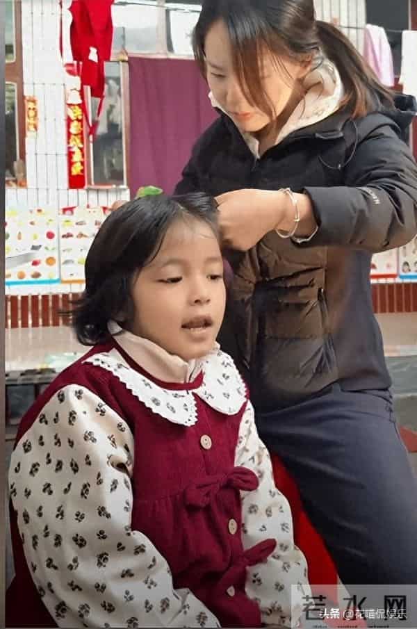 李超群删掉向皮一哥道歉视频,不回应网友评论,安心带安娜上学