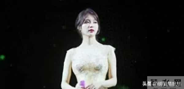 李知恩自从踏进演艺圈后身材突飞猛进,财阀们应该没发现吧!