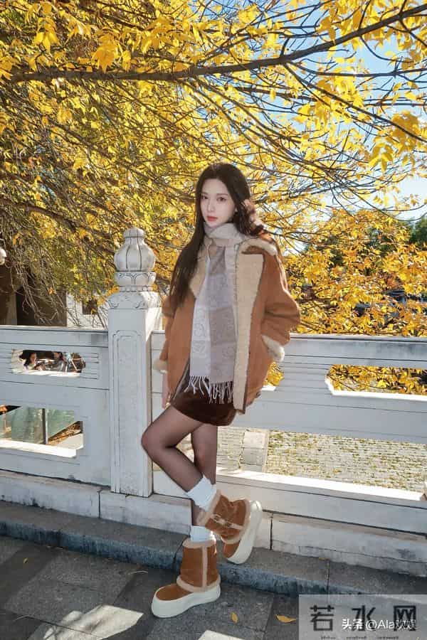 肖雨 黑丝美腿 深秋氛围感满满