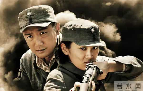 他曾是央视主持人，如今沦落到娱乐圈跑龙套，20年过去他后悔了吗