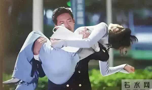 刘涛，秦岚，迪丽热巴翘臀大比拼，谁更胜一筹