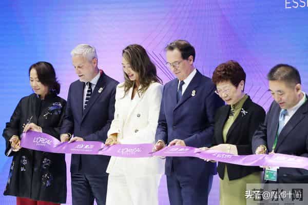 郑钦文空降第八届进博会,现场分享护肤秘诀:“防晒+保湿”