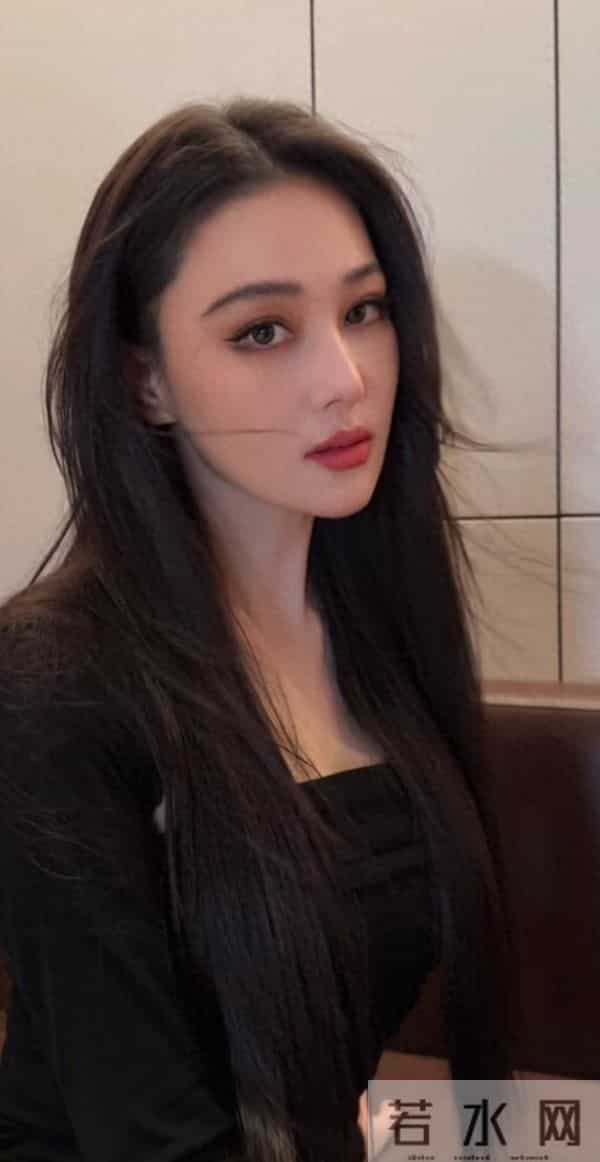 嫁给何捷以后的张馨予感觉比以前漂亮了，越来越美，越来越柔和了