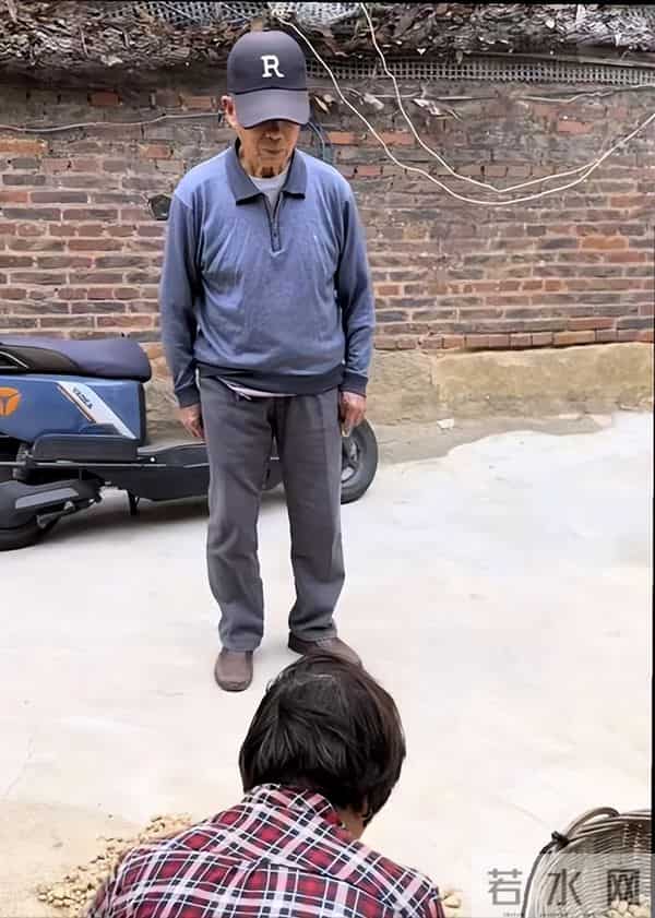 瑾汐带火全家,却被二哈说我不配宠妹,流量账算碎了最后一点情分