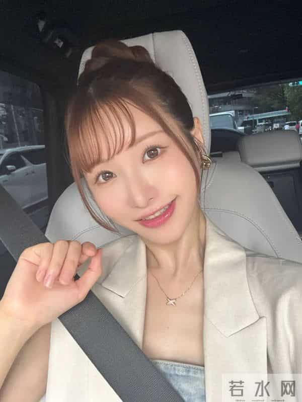 90后人气女神!出道即巅峰,绝对Top存在