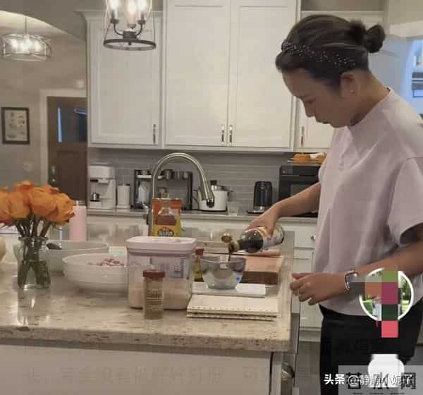 小黄打扮奇特过万圣节:安呈旺首次下厨,婆婆情绪价值拉满,真好