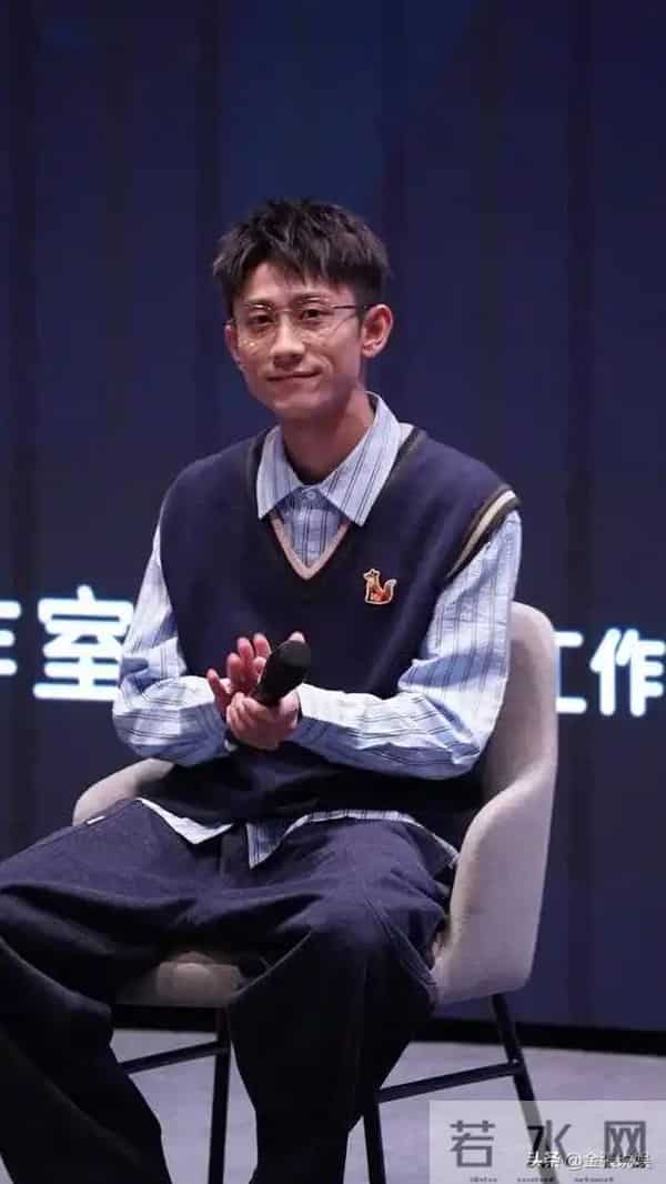 被"发腮"的张一山惊艳,33岁终于长开,网友:杨紫得避嫌了