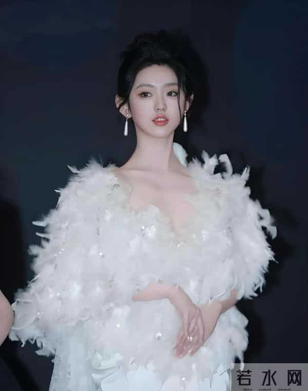 红果大会阵容太强了,王皓祯终于露面,官宣阵容居然都是老熟人!