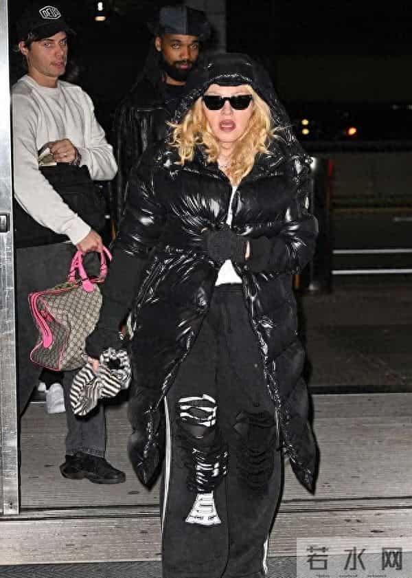 拒绝优雅退场,67岁麦当娜疯狂重启人生,跨龄恋只是冰山一角